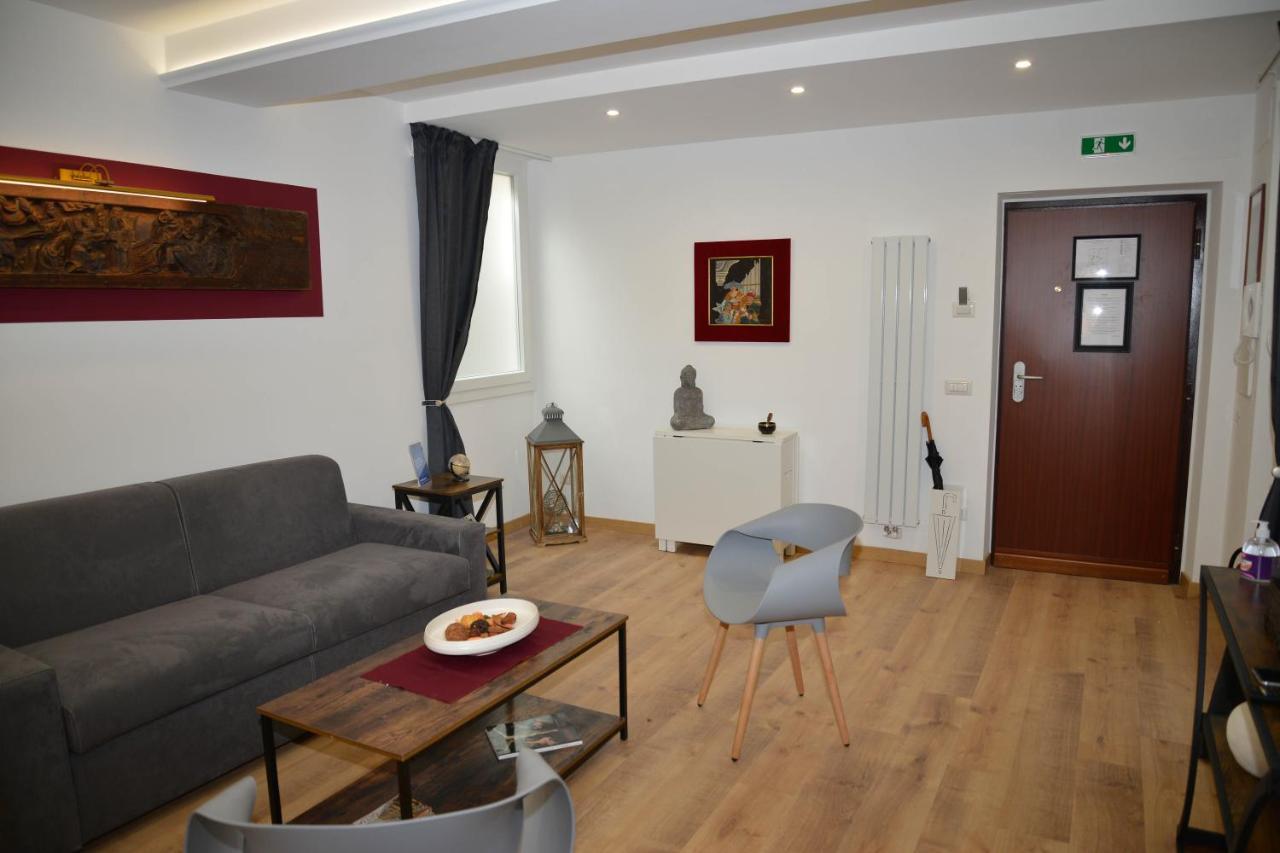 Fidia Palace Claudia'S Apartment Colosseo Rome Exterior photo