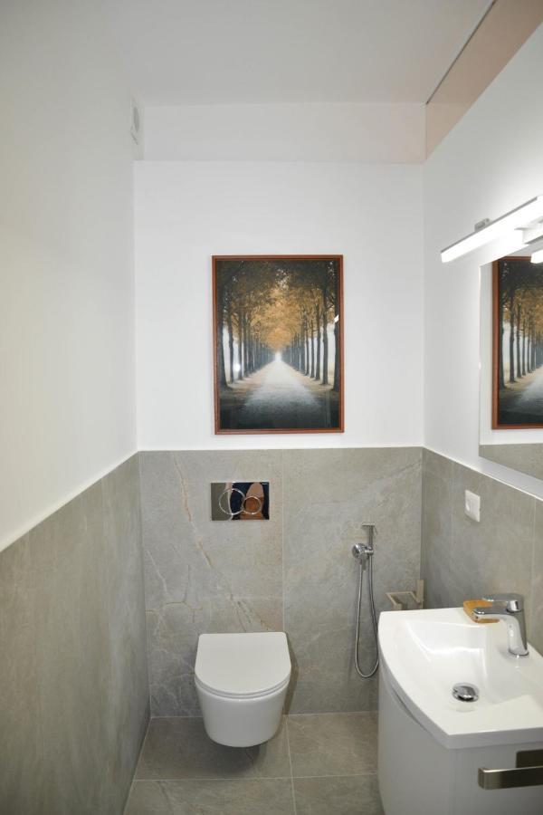 Fidia Palace Claudia'S Apartment Colosseo Rome Exterior photo